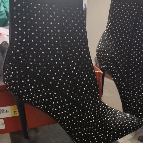 Heels - Picture 1 of 3